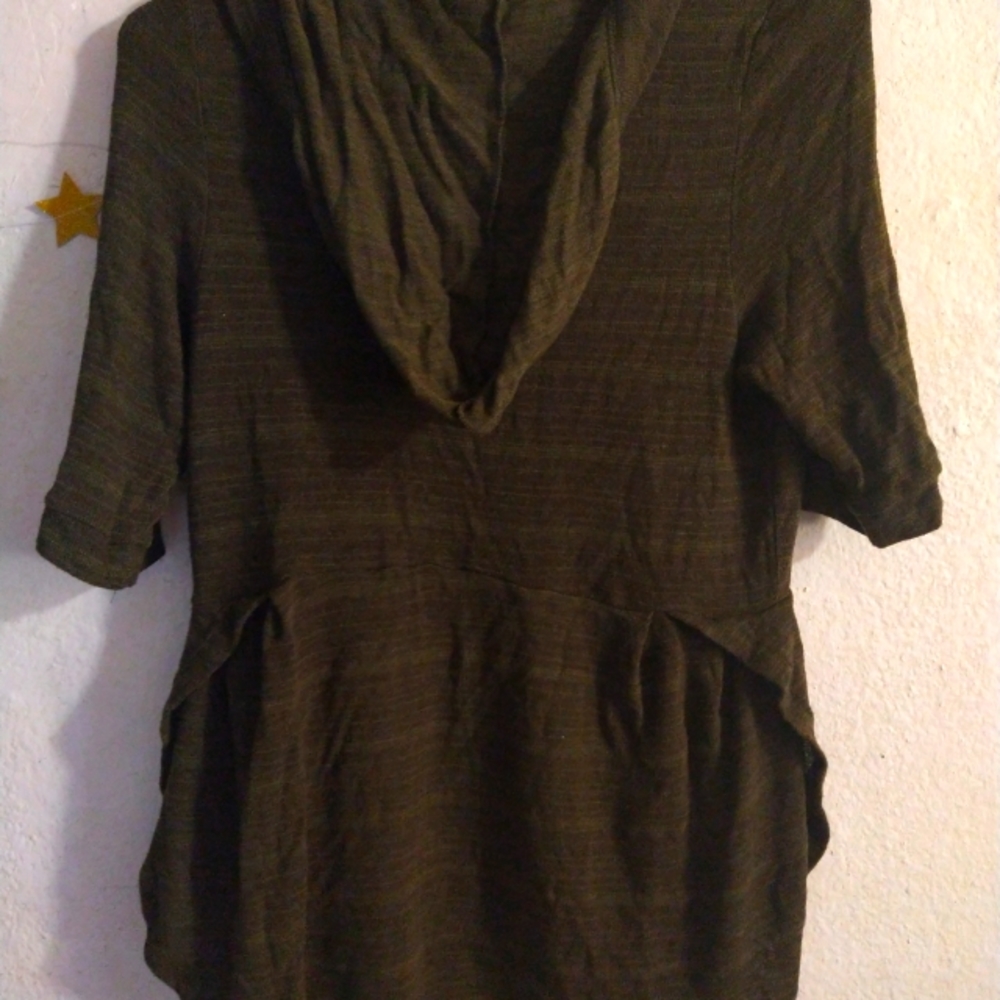 3/4 lenght sleeves thin jacket shirt with hood